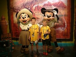 boys-with-minnie-and-mickey