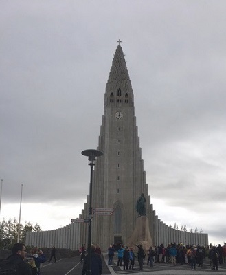 Hallgrímskirkja-Cathedral3