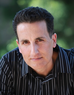 Rich Amooi -Author Photo